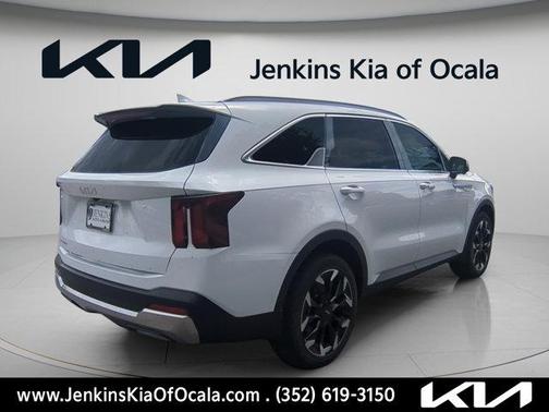 Glacial White Pearl 2026 Kia Sorento SX