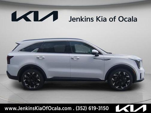Glacial White Pearl 2026 Kia Sorento SX