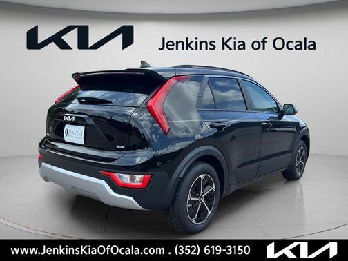 Aurora Black Pearl 2026 Kia Niro LX