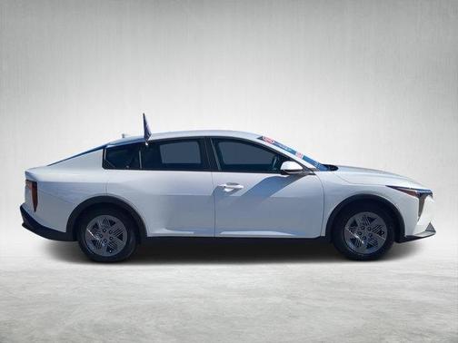 2025 Kia K4 LX