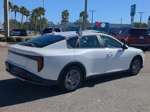 2025 Kia K4 LX