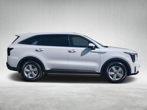 2025 Kia Sorento LX