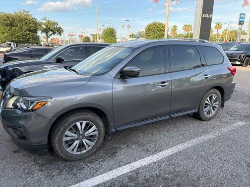Gun Metallic 2020 Nissan Pathfinder SV
