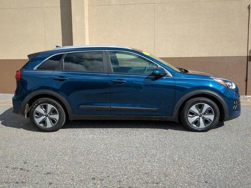 2022 Kia Niro LX