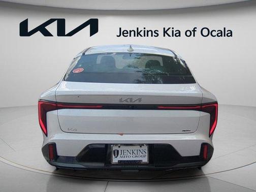 Snow White Pearl 2026 Kia K4 GT-LINE