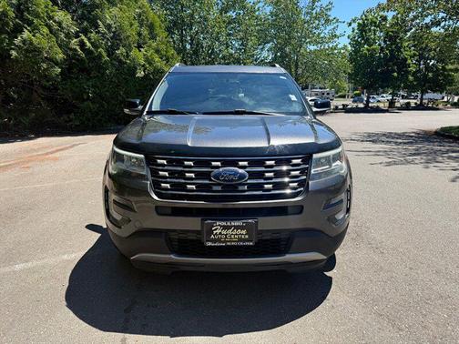 Magnetic 2017 Ford Explorer XLT