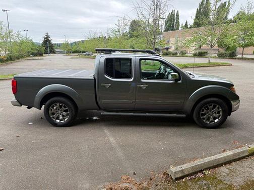 Gun Metallic 2016 Nissan Frontier SL