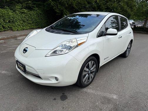 Glacier White 2013 Nissan Leaf SL
