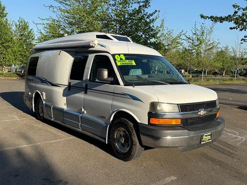 White/Blue 2004 Chevrolet Express 3500 Base