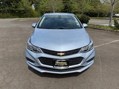 Silver Ice Metallic 2018 Chevrolet Cruze LS