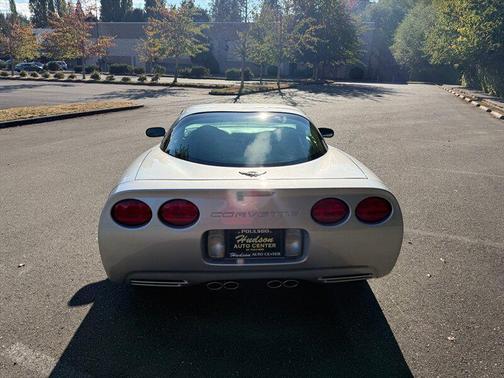 Quicksilver Metallic 2002 Chevrolet Corvette Base