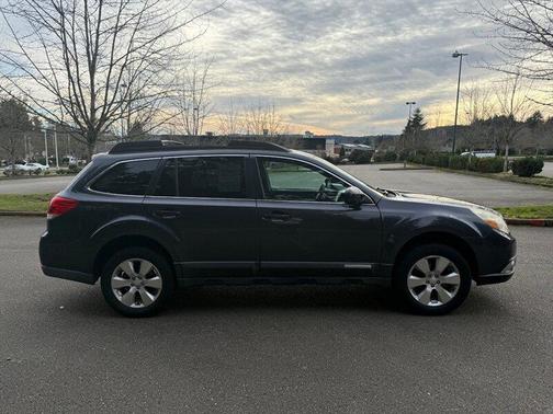 2011 Subaru Outback 3.6 R Premium