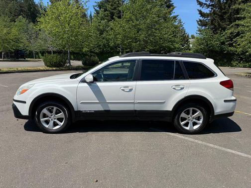 Satin White Pearl 2014 Subaru Outback 3.6R Limited