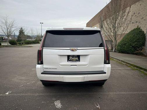 2016 Cadillac Escalade Luxury