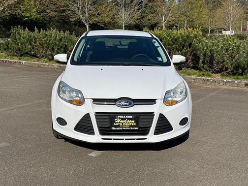 Oxford White 2014 Ford Focus SE