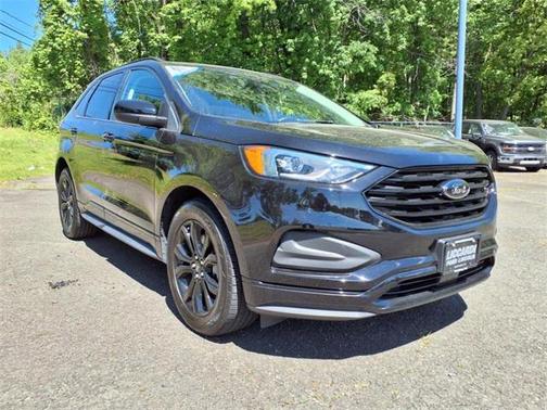 2022 Ford Edge SE