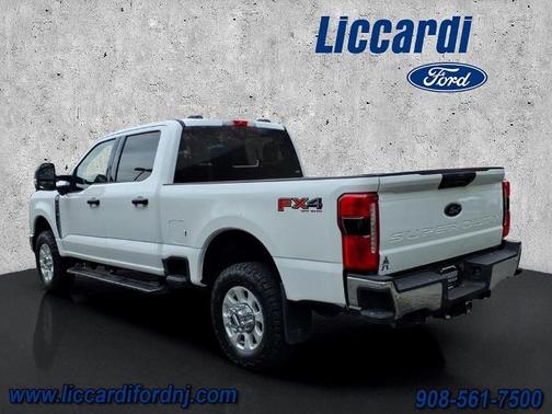 OXFORD WHITE 2023 Ford F-250 XLT