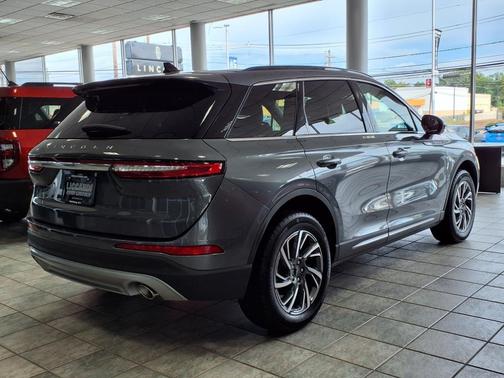 2025 Lincoln Corsair Premiere