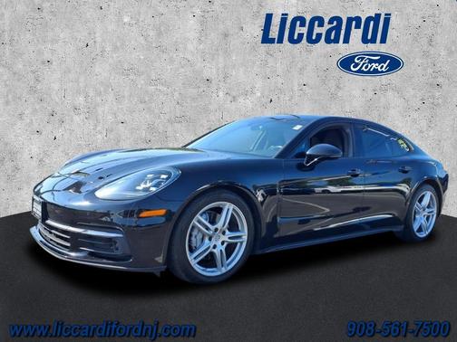2018 Porsche Panamera 4