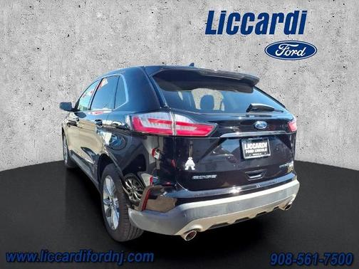 AGATE BLACK METALLIC 2019 Ford Edge TITANIUM