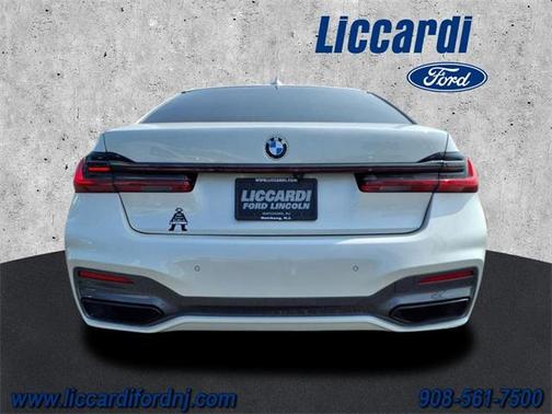 2022 BMW 750 i xDrive