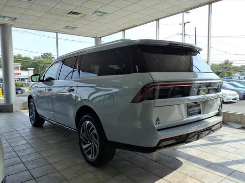 2025 Lincoln Navigator Reserve