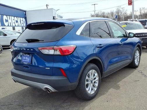 ATLAS BLUE METALLIC 2022 Ford Escape SE