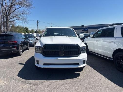 Bright White Clearcoat 2018 RAM 1500 SPORT