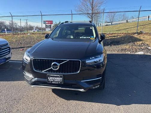 Onyx Black Metallic 2017 Volvo XC90 T6 MOMENTUM