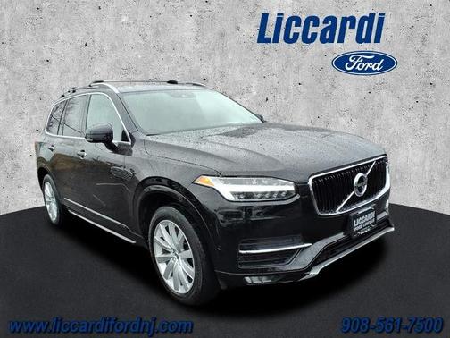 Onyx Black Metallic 2017 Volvo XC90 T6 MOMENTUM