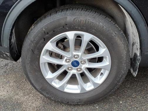 AGATE BLACK METALLIC 2022 Ford Escape SE