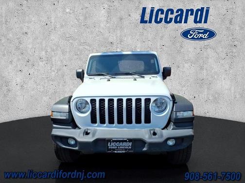 White 2020 Jeep Gladiator SPORT