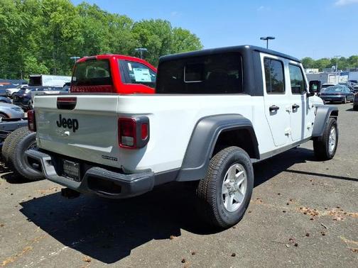 White 2020 Jeep Gladiator SPORT