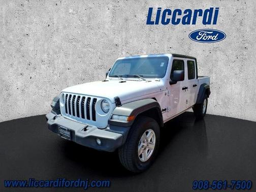 White 2020 Jeep Gladiator SPORT