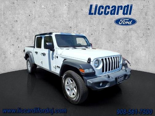 White 2020 Jeep Gladiator SPORT