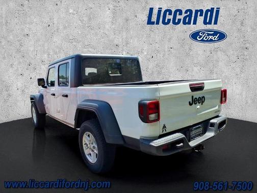 White 2020 Jeep Gladiator SPORT