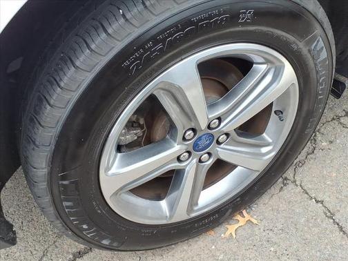 STAR WHITE 2022 Ford Edge SEL