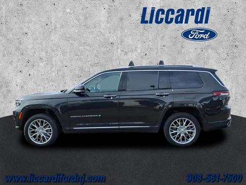 2022 Jeep Grand Cherokee SUMMIT