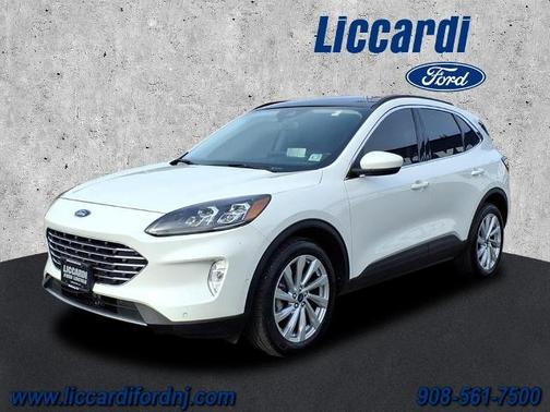 2022 Ford Escape TITANIUM