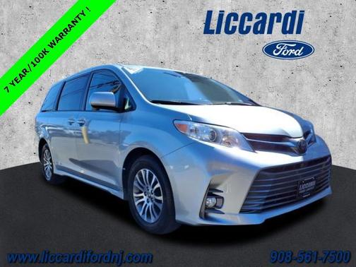 2020 Toyota Sienna XLE