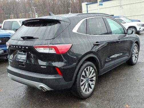 AGATE BLACK METALLIC 2022 Ford Escape TITANIUM