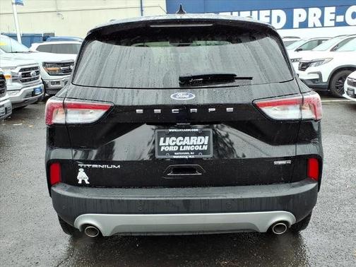 AGATE BLACK METALLIC 2022 Ford Escape TITANIUM