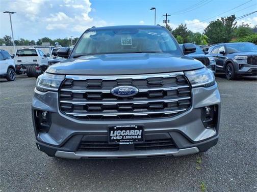 2025 Ford Explorer Active