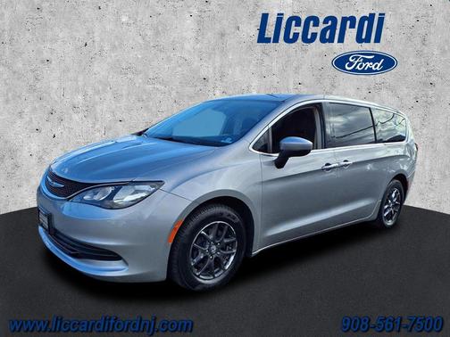 2017 Chrysler Pacifica Touring