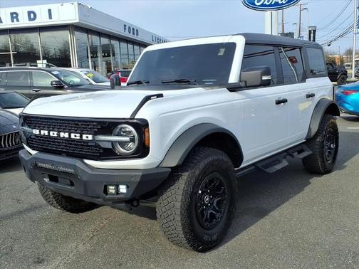 OXFORD WHITE 2023 Ford Bronco WILDTRAK