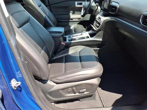 ATLAS BLUE METALLIC 2023 Ford Explorer XLT