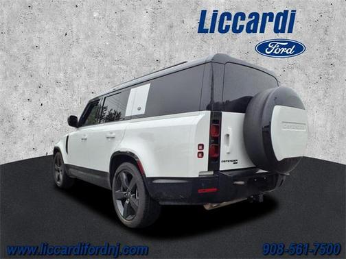 2023 Land Rover Defender 130 X-Dynamic SE