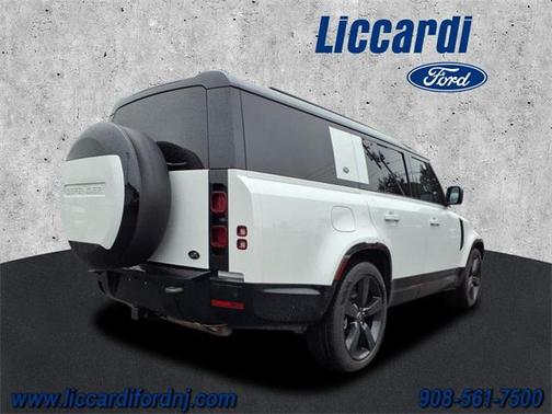 2023 Land Rover Defender 130 X-Dynamic SE