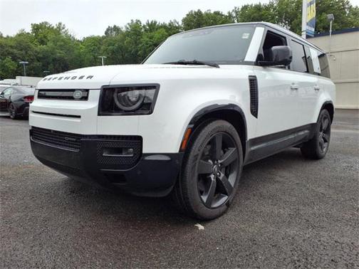 2023 Land Rover Defender 130 X-Dynamic SE