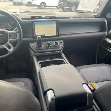 2023 Land Rover Defender 130 X-Dynamic SE